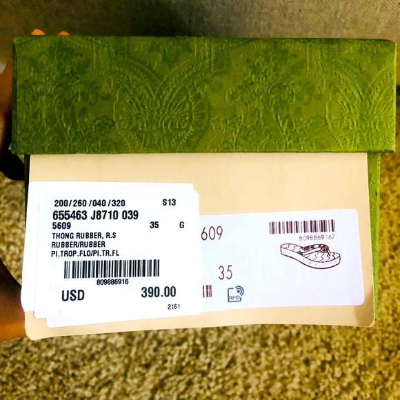 Gucci Chevron Thong Platform Sandals in Pink Rubber - Picture 4 of 7